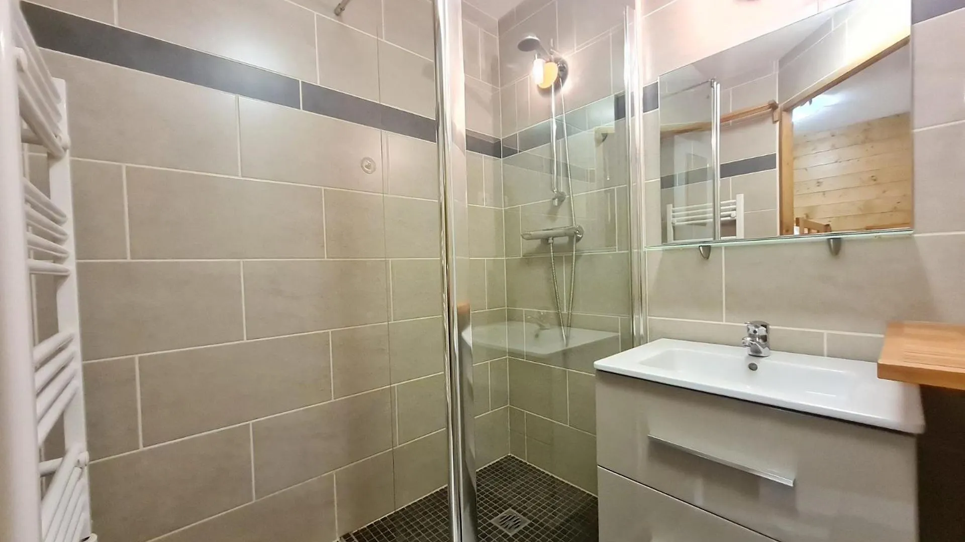 Balcon Des Pistes - 217-218 - Appt Tout Confort 8P 莱德萨阿尔卑斯 公寓